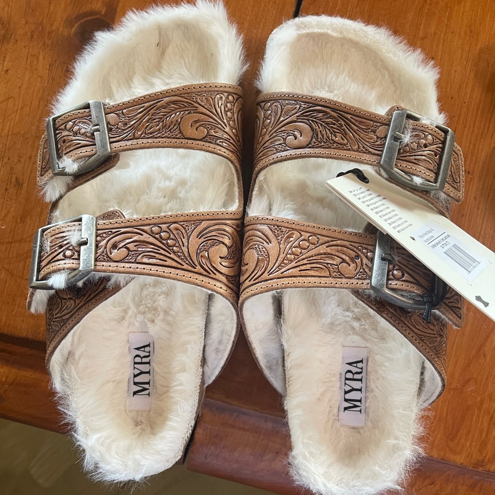 Myra Sandals size 7